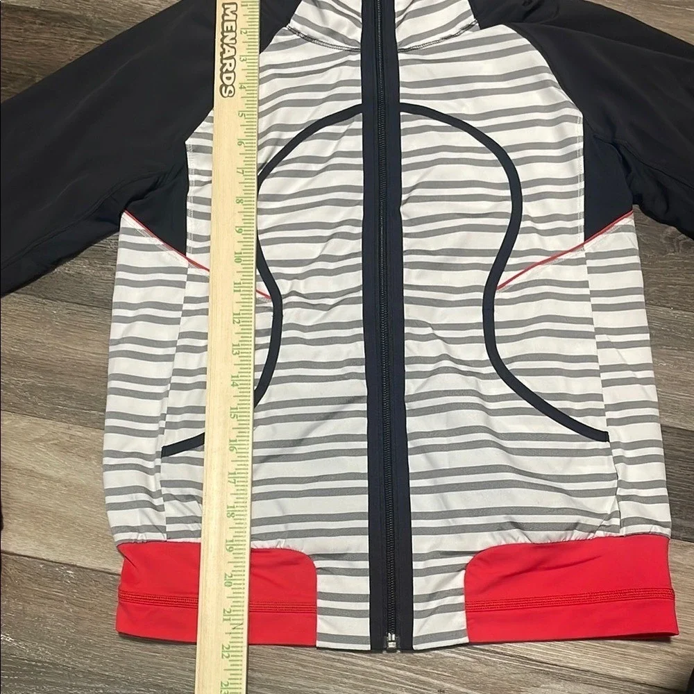 Lululemon Athletica Gray and Black‎ Ski Jacket Size S